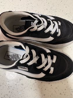 Kids Vans Black and White ultrarange