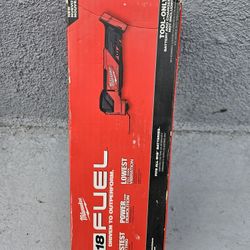 MILWAUKEE M18 MULTITOOL NUEVO 