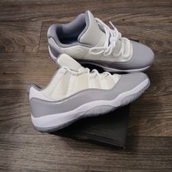 Jordan 11s Low Size 9.5 