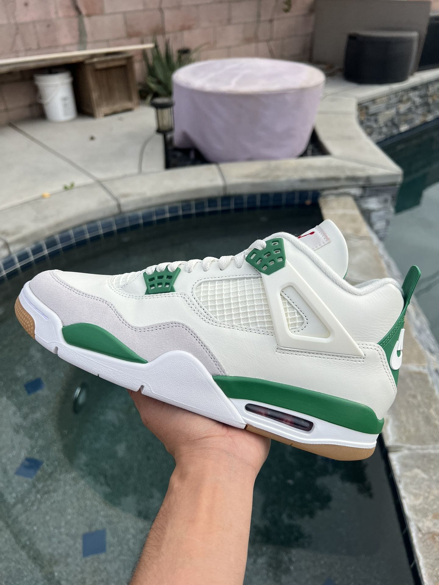 Jordan 4 Retro SB “Pine Green” Size 11