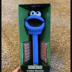 Sesame Street Cookie Monster Giant PEZ Musical Candy Dispenser 2004