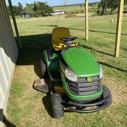 John Deere D130 