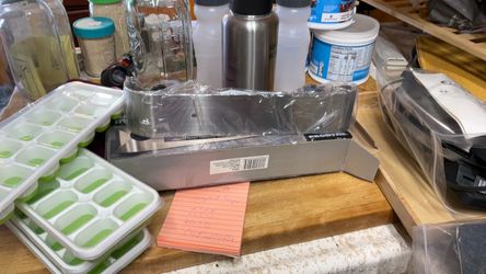 New paper towel holder stainless steel DO NOT ASK IF AVAILABLE