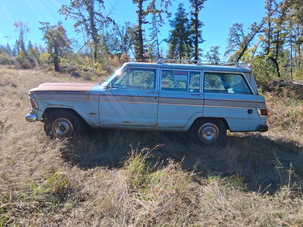 1972 Jeep Grand Wagoneer