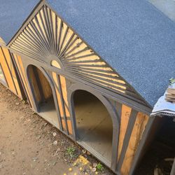 Large Dog House (Available)