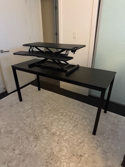 Ergonomic Adjustable Standing Desk Riser (Great Condition)