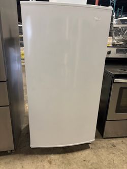 USED LIKE NEW FREEZER WHIRPOOL