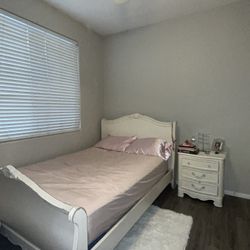 Full Ivory Bedroom Set 