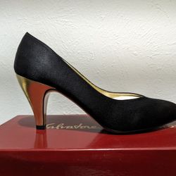 Salvatore Ferragamo Women's Pumps Size 7B
