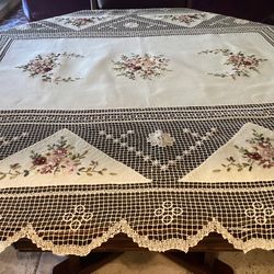 New Crotchet/ Ribbon Embroidered Tablecloth