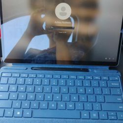 Surface Pro 9 ( W/ Keyboard And Pen)