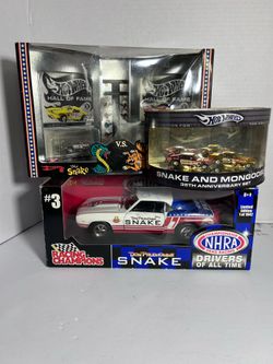 Hot wheels Snake vs Mongoose die cast cars