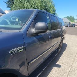 2001 Ford Expedition Front Damage Rebuilt Engine Good Tires. Title