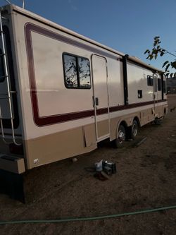 1998 FLEETWOOD BOUNDER