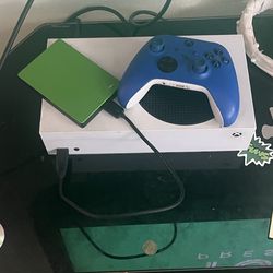 Xbox series s , blue remote , 2tb storage drive