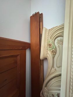 Wood bedroom set queen