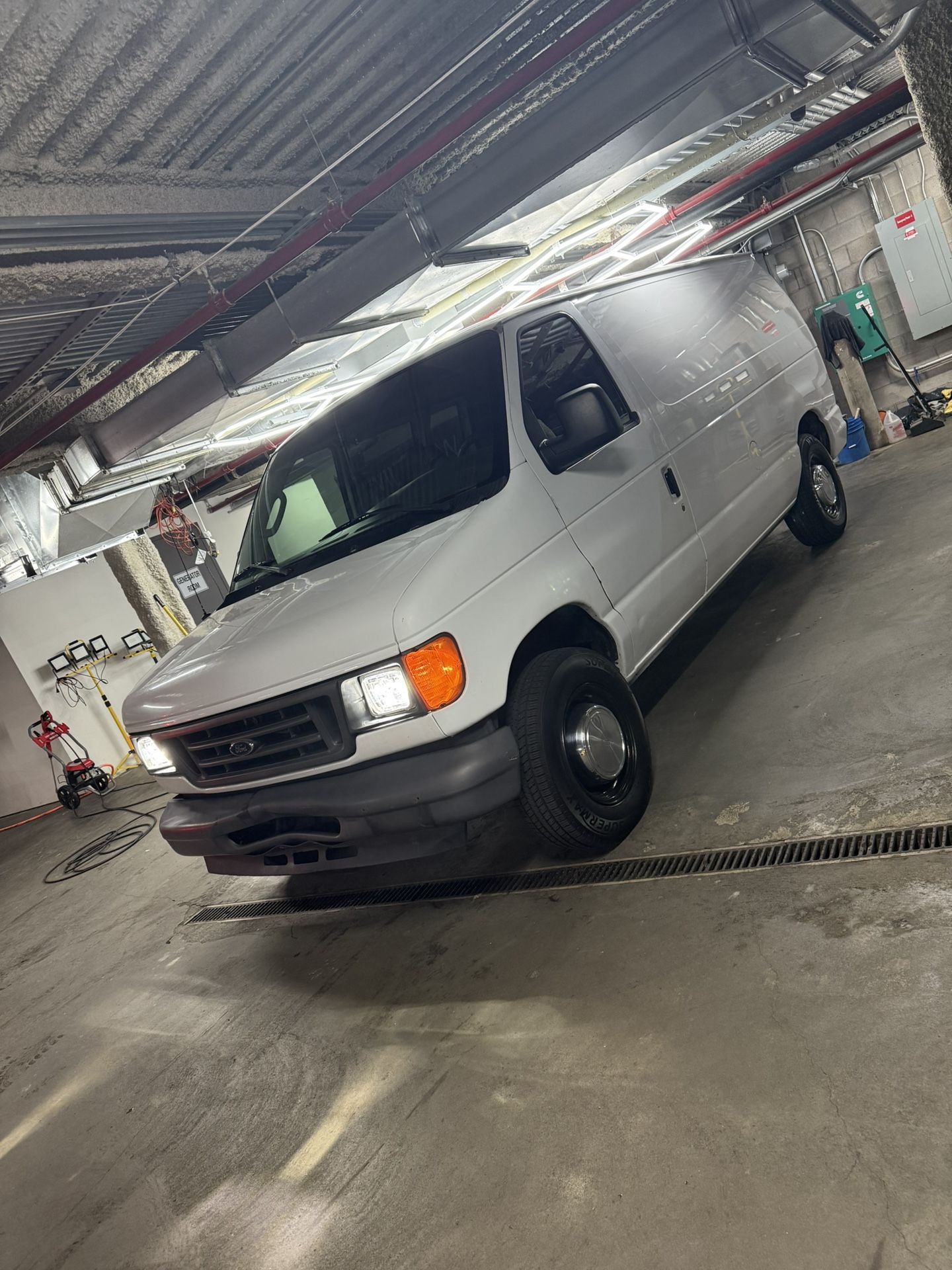2006 Ford E-250