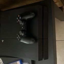 PS4 , Controller , Two Games 