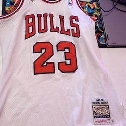 Chicago Bulls Mitchell N Ness Throwback Jersey