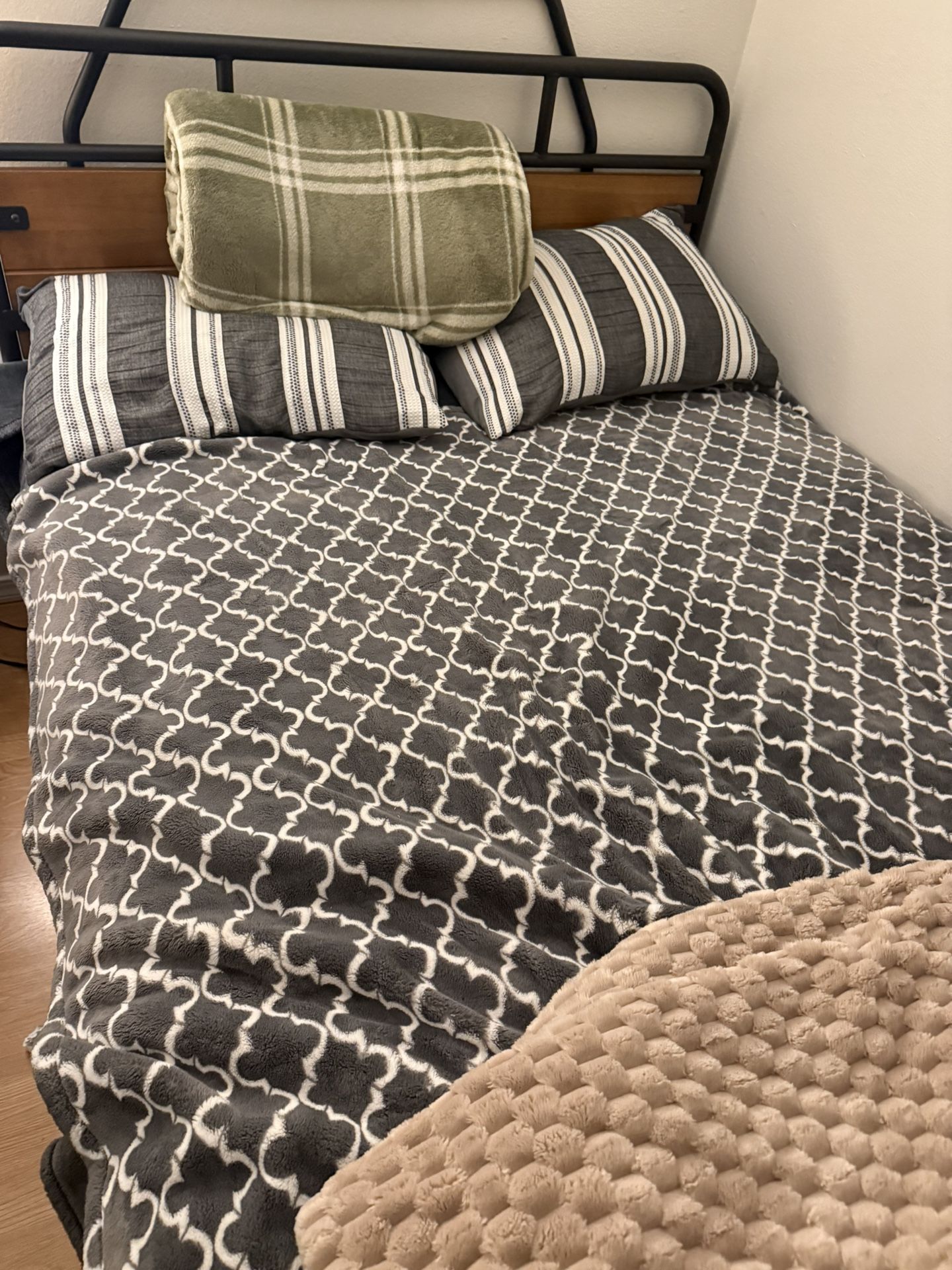 Bed Frame With Mattress 