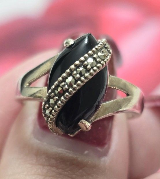 🖤Black Onyx with Marcasite Ring Size 6🖤