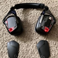 Logitech G935 Wireless 7.1 Surround Sound RGB PC Gaming Headset 