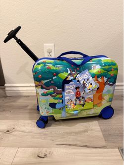 NWT Bluey ride-on suitcase luggage roller carry-on for kids