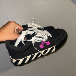 Off-White Low Vulcanized Sneakers Black Pink