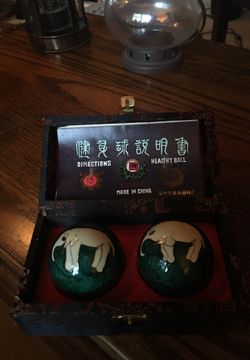 Chinese healthy balls with chimes