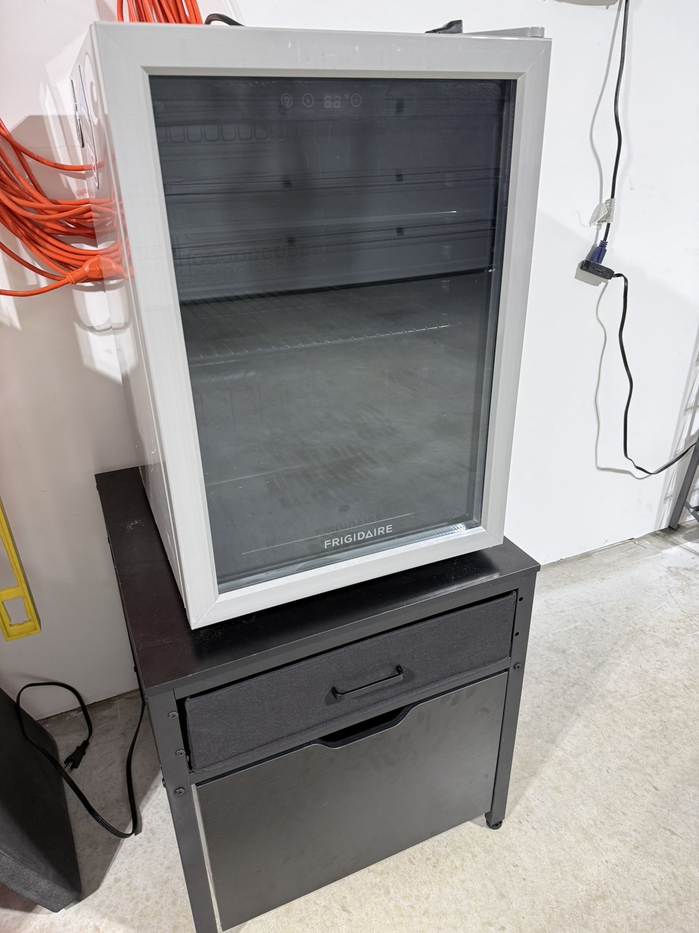 Frigidaire Compact/mini Fridge With Stand