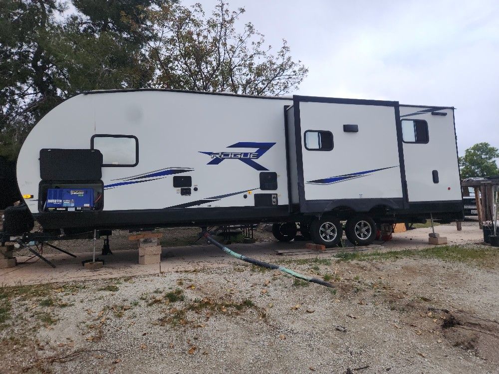 Toy Hauler - 33'10" 2023 Forest River "Rogue"