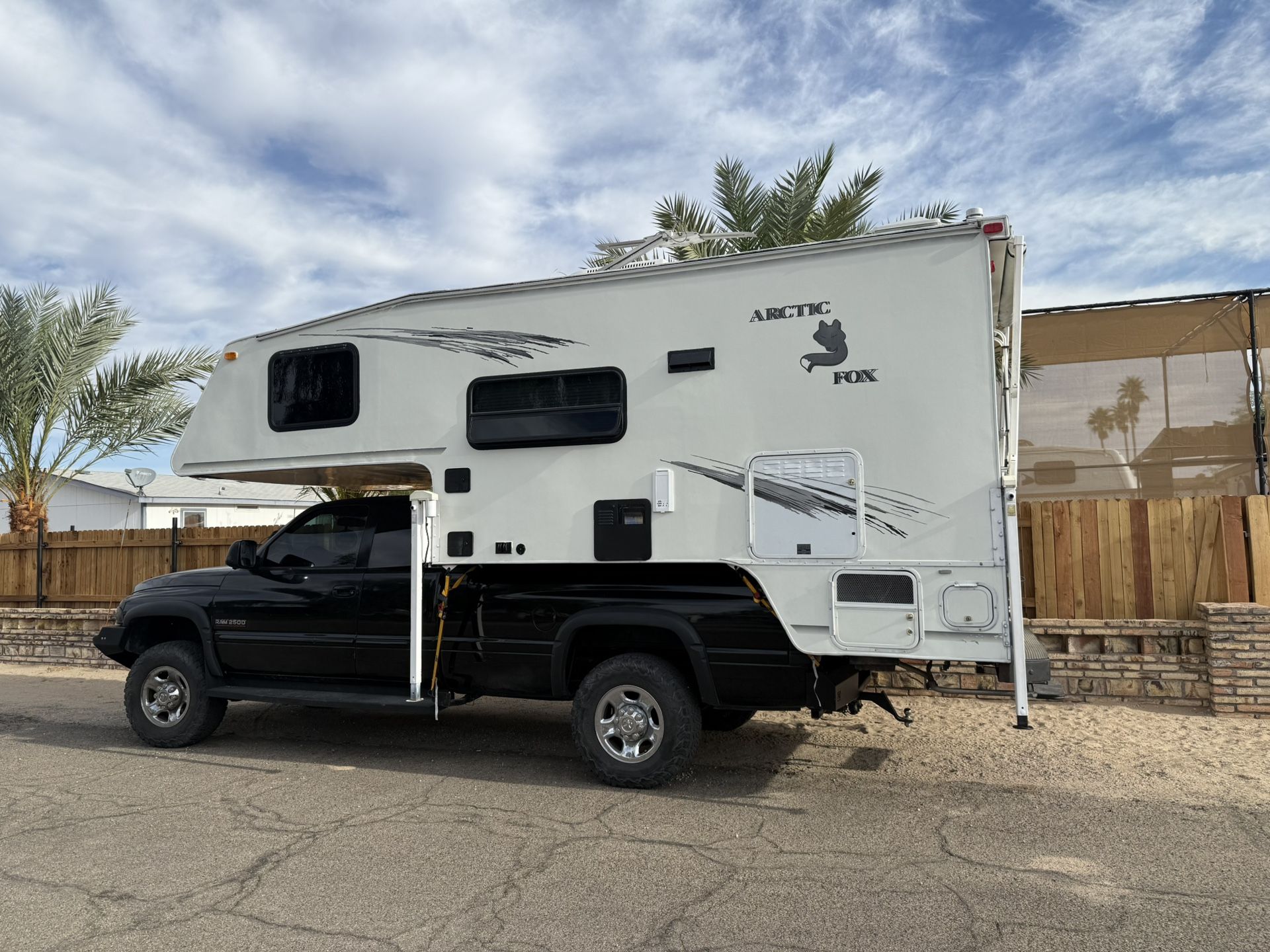 Artie Fox camper