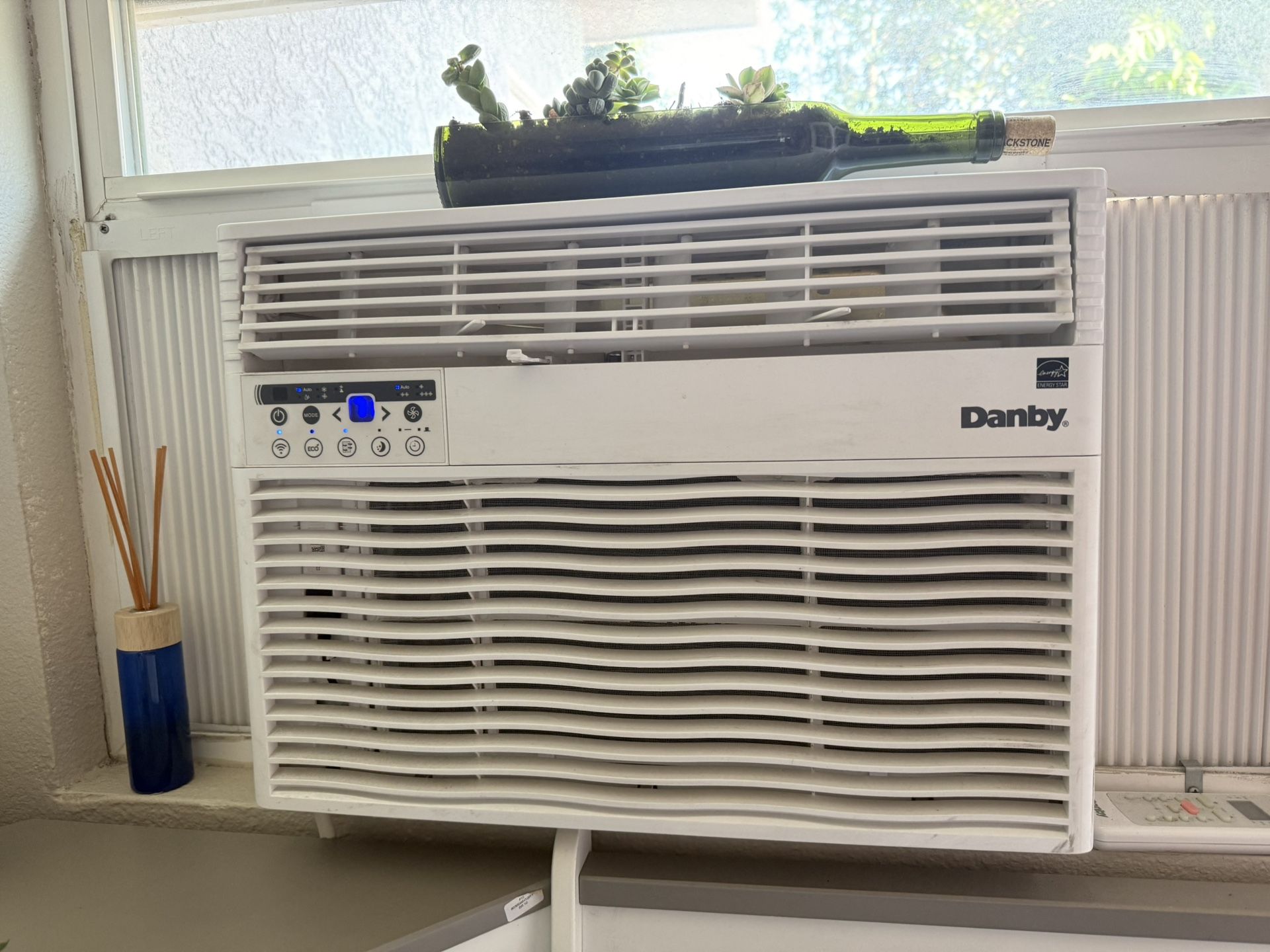 In-window AC unit