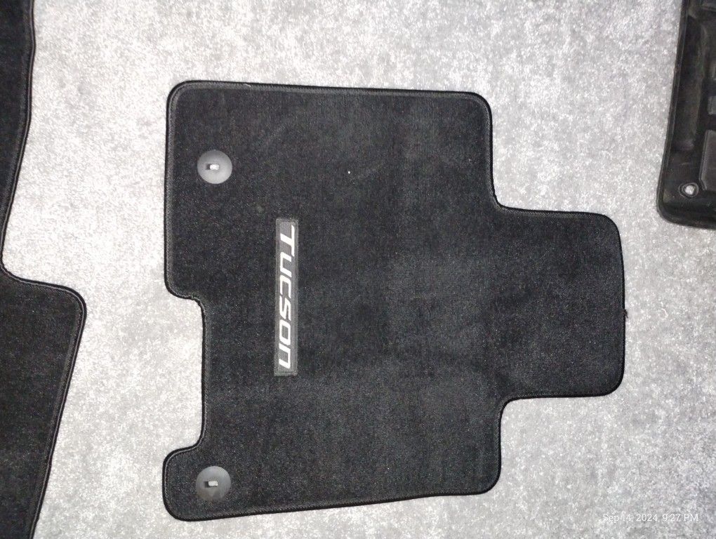 Stock Factory Hyundai Tucson Carpet Rugs