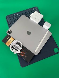 Apple IPad Pro 11” 4th Generation (2022 Model / M2 chip ) 128GB with Keyboard, pen & Accessories
