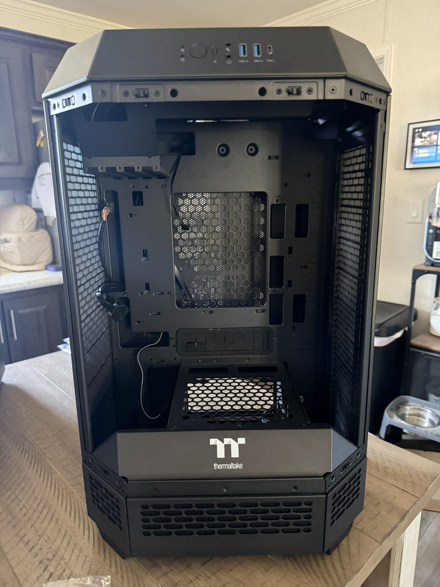 Thermaltake Tower 300 PC Case