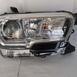 2016-2022 OEM Toyota Tacoma Halogen Headlight Right Passenger Side 