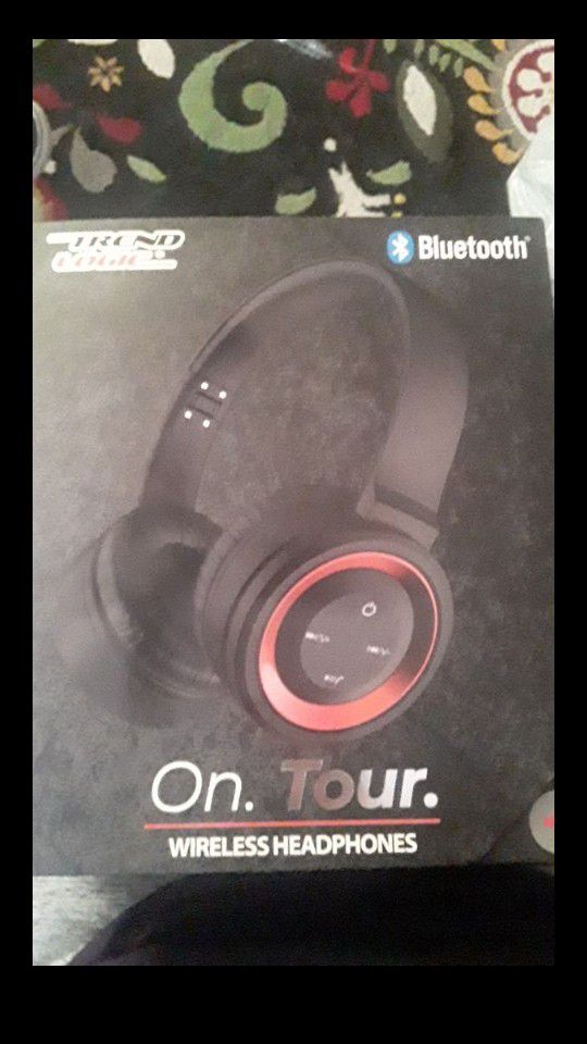 Trend Logic On Tour Bluetooth Headphones