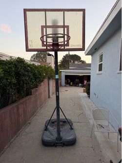 Free adjustable height basketball hoop