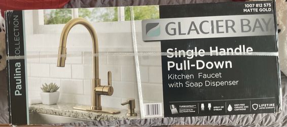 Glacier Bay Paulina Single Handle Pull Down Sprayer Kitchen Faucet with TurboSpray in Matte Gold - New