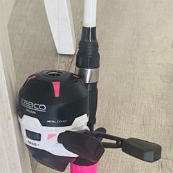 Zebco Roam Spincast Combo