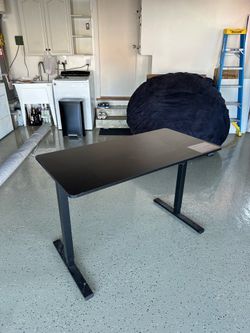Black stand up desk