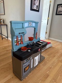 Step2 Kids Play Kitchen