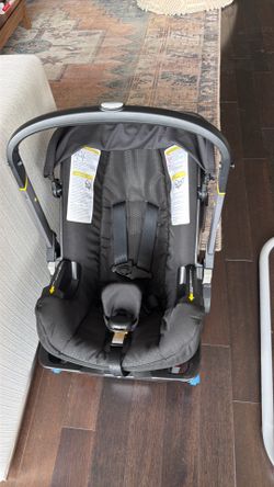 Donna for sale car seat and stroller combo to