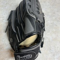 Franklin RHP 13” Baseball Glove . Model- 4672–13