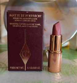 NEW IN BOX - Charlotte Tilbury Matte Revolution Mini Lipstick PILLOW TALK