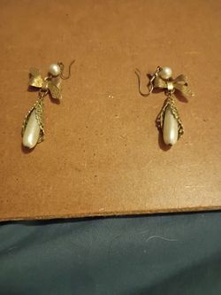 Vintage Pearl earrings