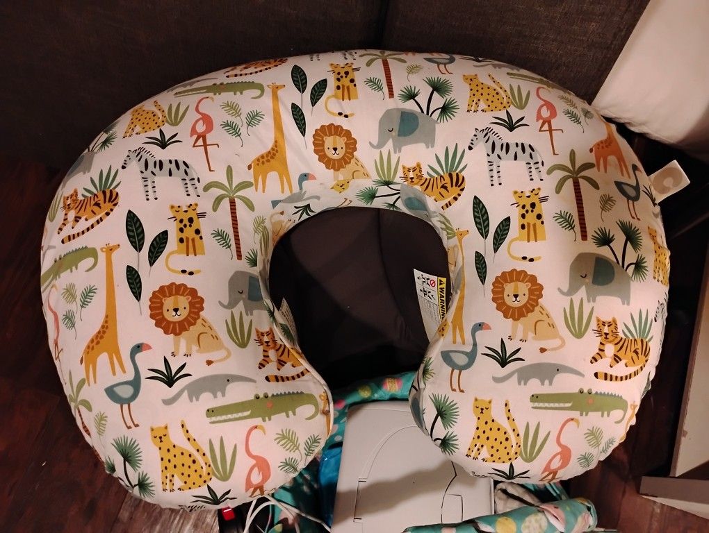 Boppy Pillow & Wipes Warmer