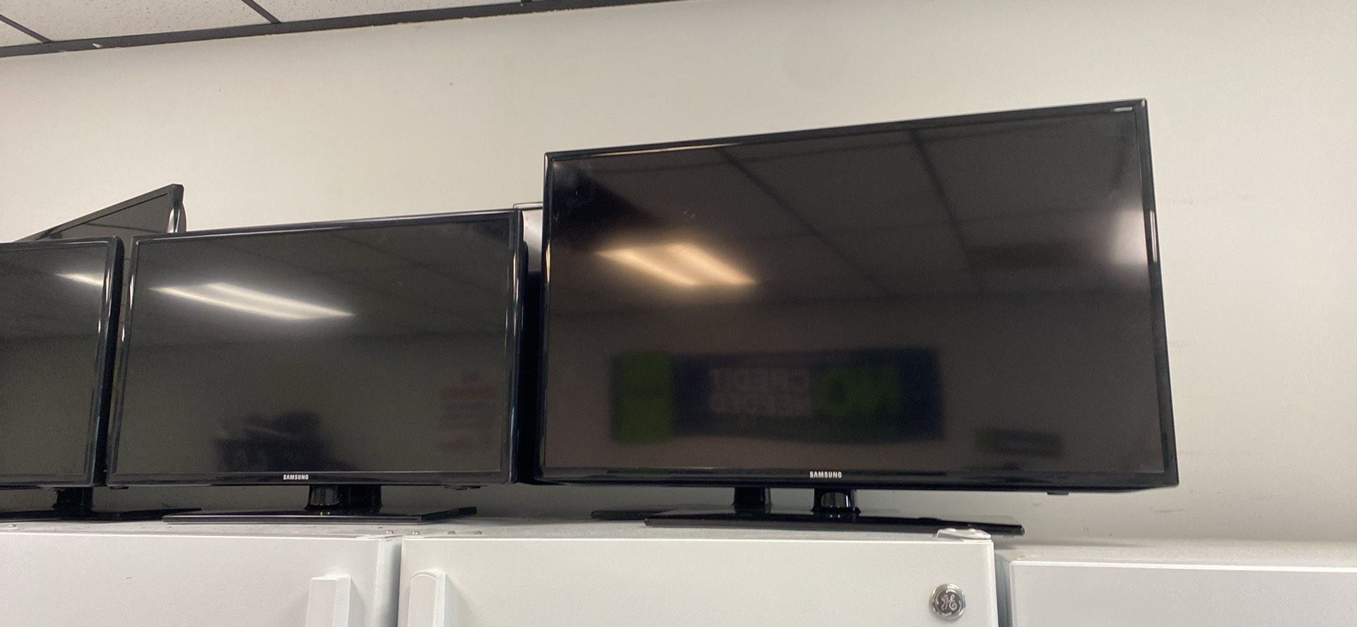 32” And 42” Samsung TVs