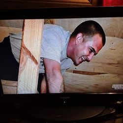 Sanyo 32" Flat-screen TV